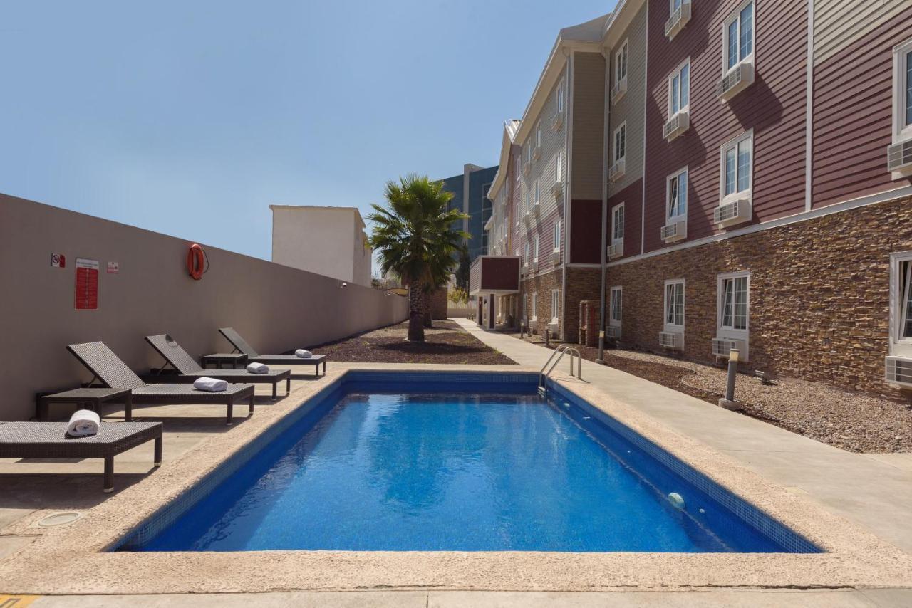 Extended Suites Saltillo Galerias Esterno foto